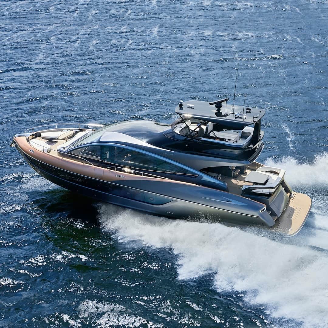 のインスタグラム：「Are you missing summer as much as we are? #LexusYacht #LY650」
