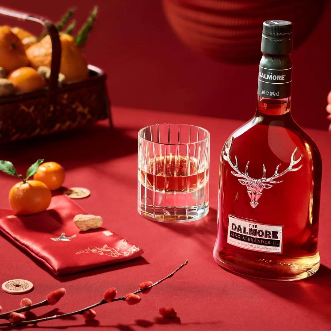The Dalmoreさんのインスタグラム写真 - (The DalmoreInstagram)「Toast the year of the Ox with The Dalmore King Alexander III. Wishing you an abundance of happiness, wealth and prosperity this Lunar New Year.  #thedalmore #dalmore #ChineseNewYear #LunarNewYear #YearOfOx #CNY2021」2月13日 1時01分 - thedalmore