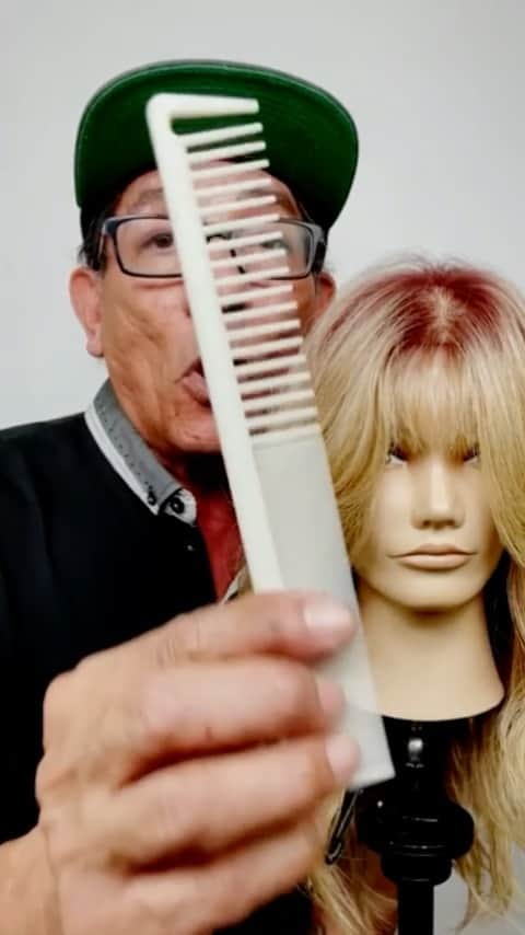 Sam Villaのインスタグラム