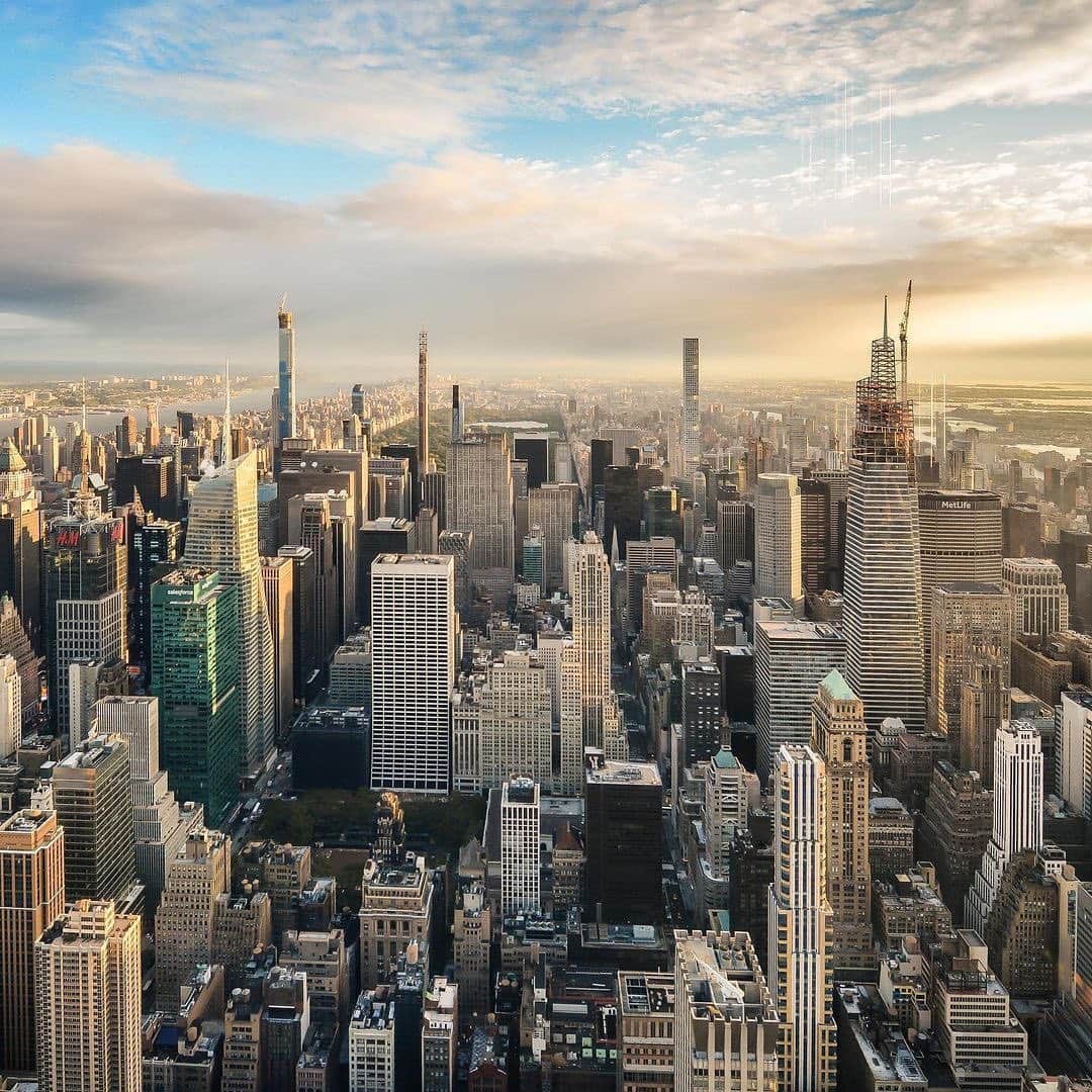 Empire State Buildingのインスタグラム：「PSA: Valentine’s Day is just 2 days away…  ⠀⠀⠀⠀⠀⠀⠀⠀⠀   If you forgot, we’ve got your back with an incredible sunrise experience your SO will think you planned months in advance!  ⠀⠀⠀⠀⠀⠀⠀⠀⠀   Tap bio link to book!  ⠀⠀⠀⠀⠀⠀⠀⠀⠀   📷: @nyclovesnyc #EmpireStateBuilding」