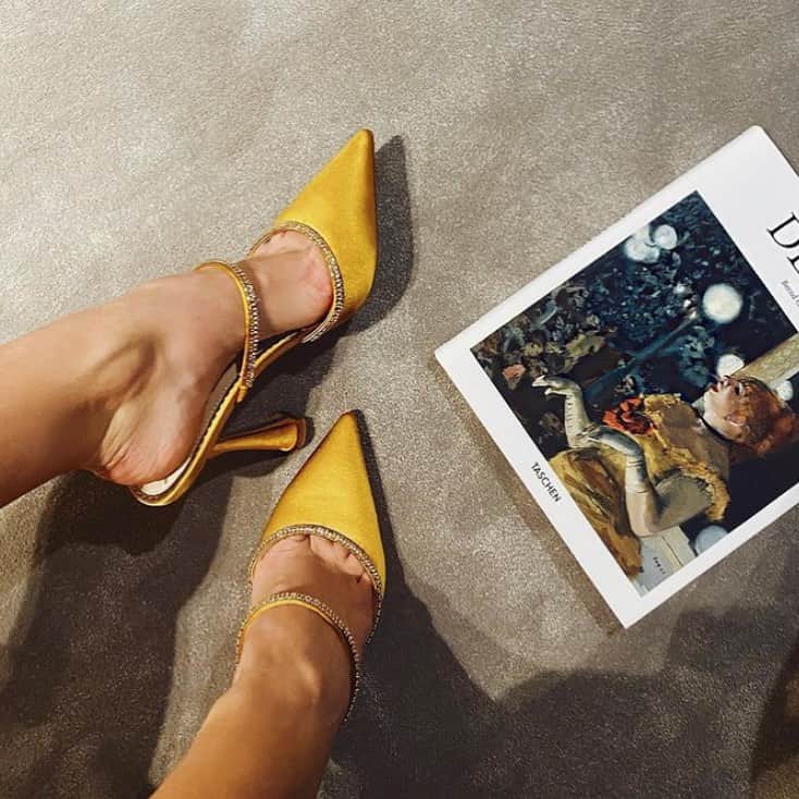 サムエデルマンのインスタグラム：「The last few ASPENS, going... going....  Tap to shop before they’re gone 👀  #SamEdelman」