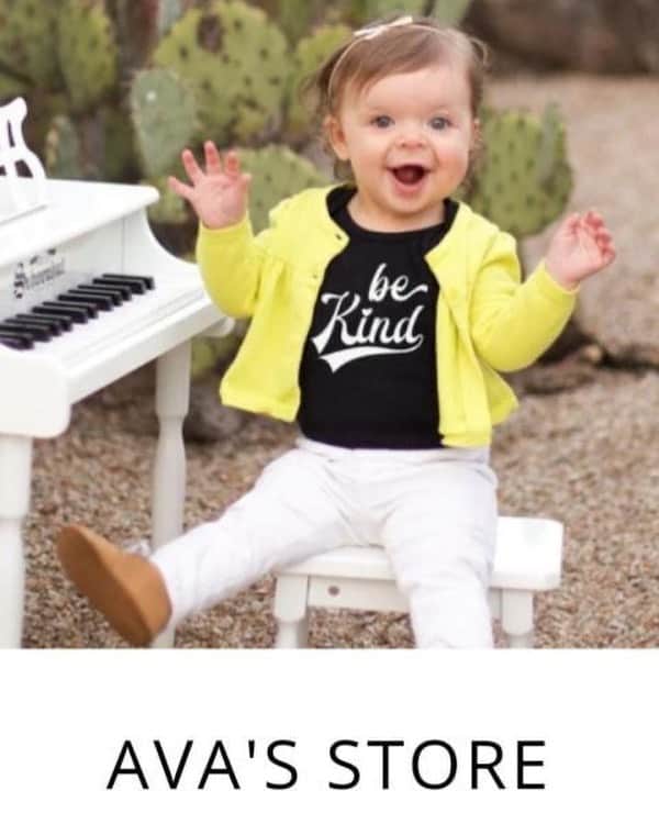 ケリー・オズボーンのインスタグラム：「@outshinelabels Ava, was diagnosed with Williams Syndrome at 14.5 months. It's a rare neurodevelopmental genetic disorder that features mild learning or developmental challenges, a high level of calcium in the blood. Help spread awareness for Ava」