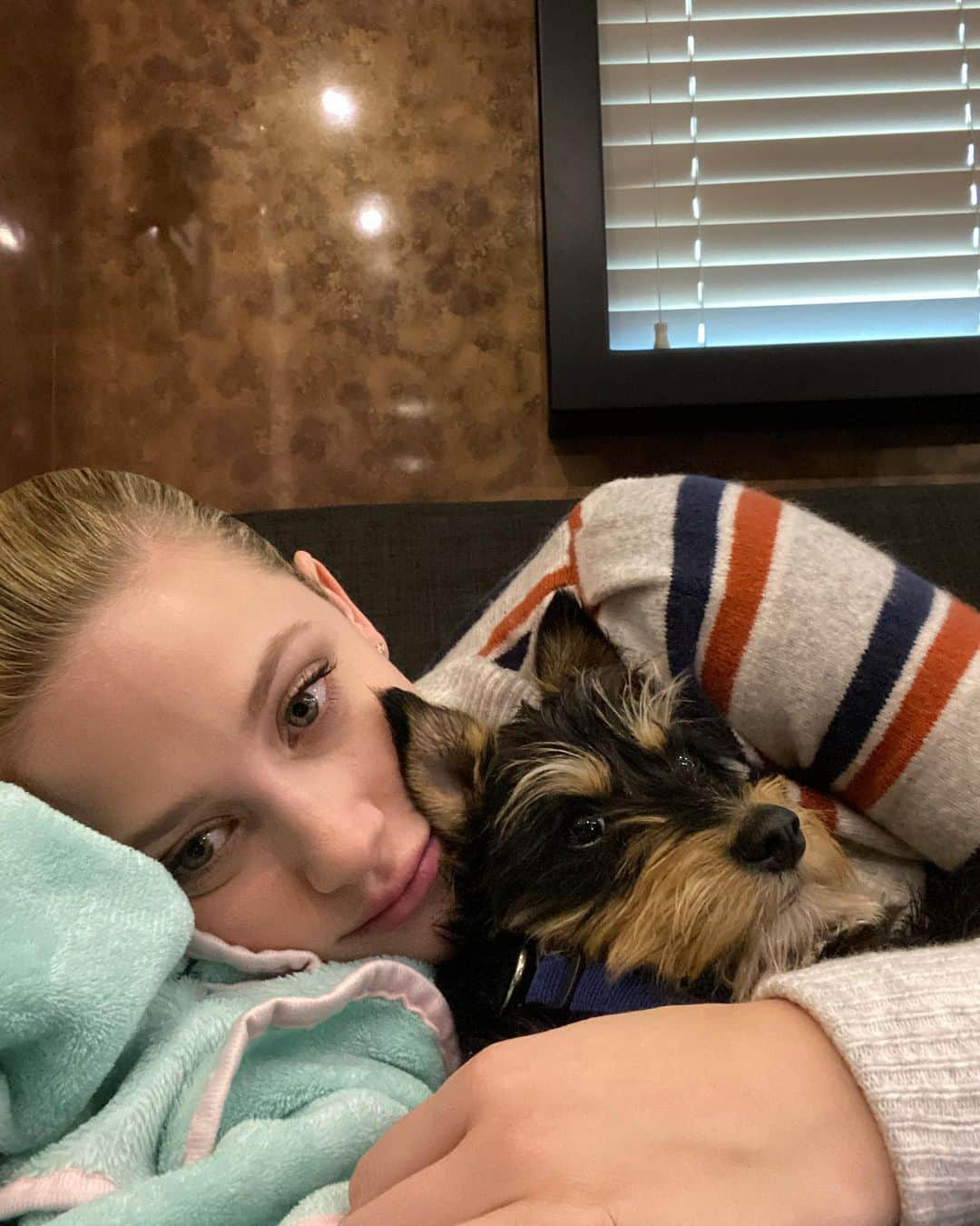 リリ・ラインハルトさんのインスタグラム写真 - (リリ・ラインハルトInstagram)「One year ago today I took Milo home with me... and damn, I hit the jackpot. My sweet little rescue dog has been an incredible source of love for me this year and I can’t wait to keep making memories with my little man.」2月13日 1時57分 - lilireinhart