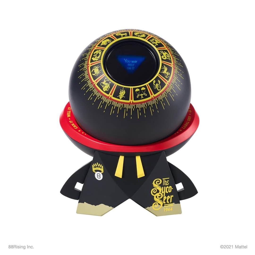 Mattelさんのインスタグラム写真 - (MattelInstagram)「Practical Magic, 8 Ball style. This matte black FIGURE8 celebrates the journey of the Magic 8-ball. From its origins as a clairvoyant's trick in the 1940s, called the "Syco Seer" through its evolution into today's iconic form. Black, yellow and red colors with zodiac signs speak to the mysticism and magic of this hand-sized oracle. Do you need this for your collection? YES. Buy now at @mattelcreations.」2月13日 2時00分 - mattel