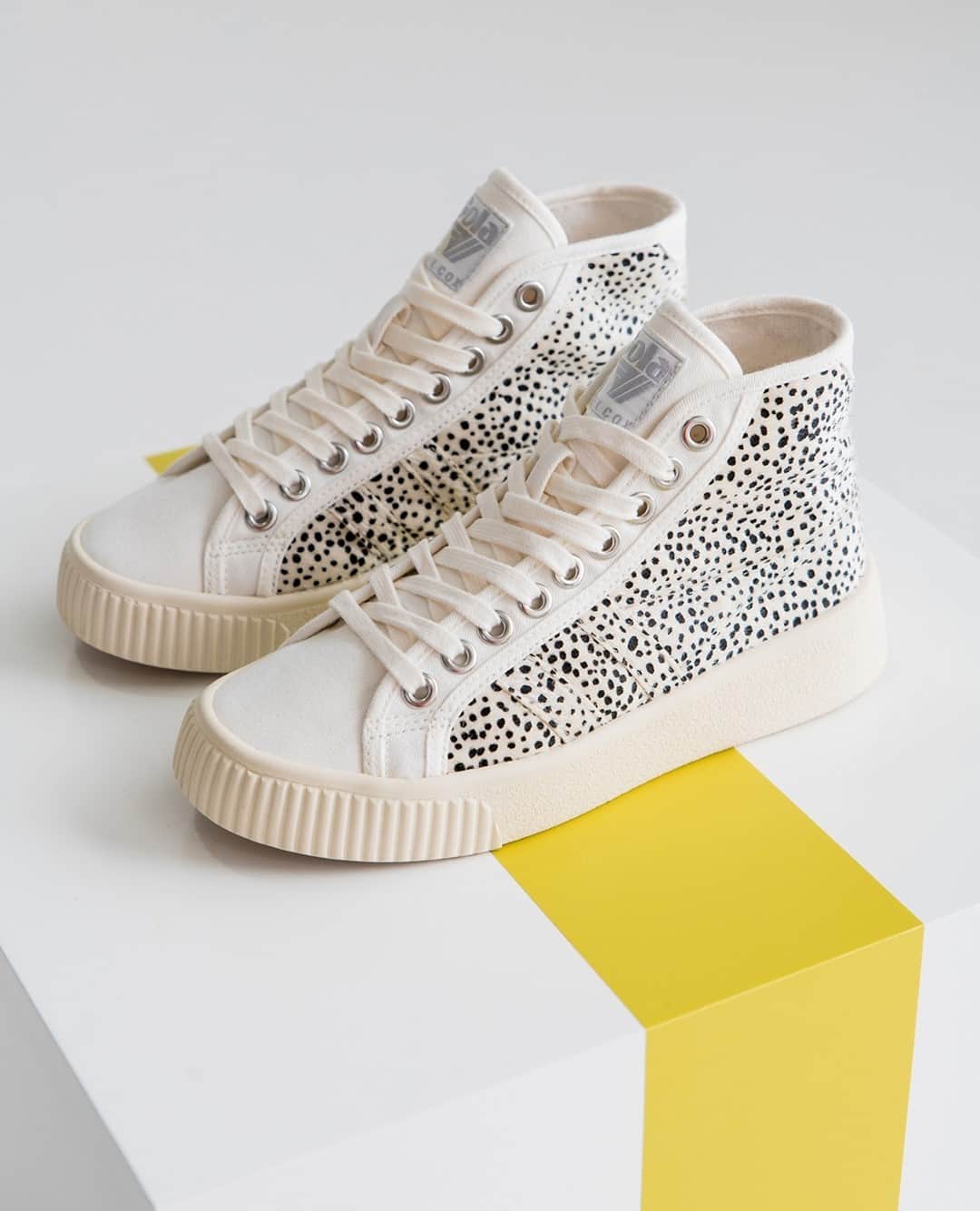 ゴーラのインスタグラム：「NEW IN - Spring assets that just make us smile 😊⁠ ⁠ Style - Baseline High Safari⁠ ⁠ #vegan 🌱」