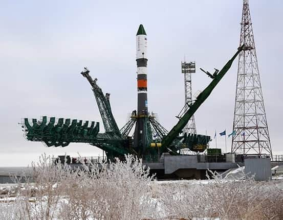 国際宇宙ステーションさんのインスタグラム写真 - (国際宇宙ステーションInstagram)「Russia’s ISS Progress 77 cargo craft is standing atop its rocket at the Baikonur Cosmodrome launch pad in Kazakhstan. It is counting down to liftoff on Sunday at 11:45 p.m. EST to deliver just over one ton of nitrogen, water and propellant to the station. It will dock Wednesday at 1:20 a.m. EDT to the Pirs docking compartment. #nasa #roscosmos #progress #kazakhstan #russia #cargo #rocket #international #space #station」2月13日 2時09分 - iss