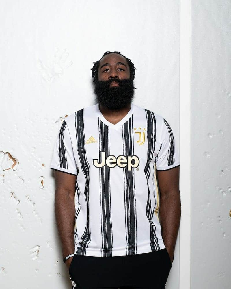 ユヴェントスFCさんのインスタグラム写真 - (ユヴェントスFCInstagram)「Beard or mask? The answer is BOTH 🧔 💎 Huge respect, @jharden13 🤜🤛 @paulodybala  @adidasfootball」2月13日 2時16分 - juventus