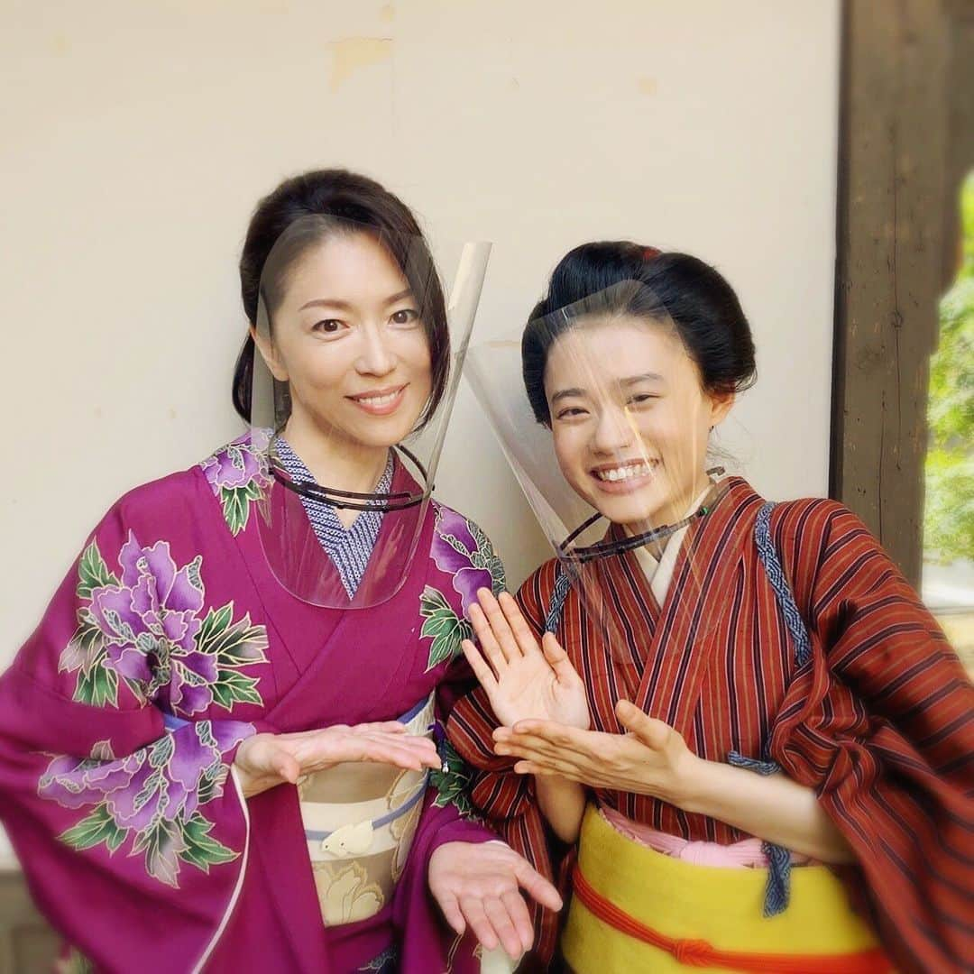 杉咲花さんのインスタグラム写真 - (杉咲花Instagram)「大大大好きな、千鳥さん、若村さん。 いつも沢山、大切なことを教えてくれはりました。 またお会い出来て、ほんまに幸せだした。😭💐」2月13日 13時05分 - hanasugisaki