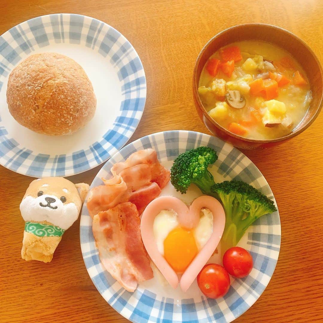 のインスタグラム：「🥯🍳 #すずのんごはん」