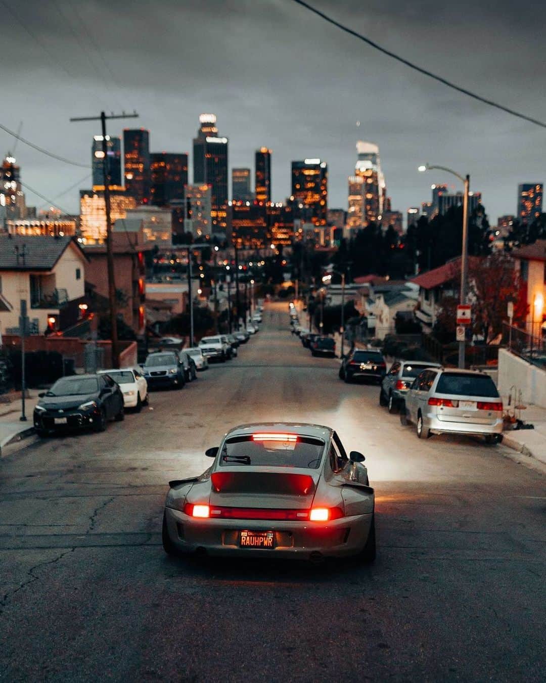 CARLiFESTYLEさんのインスタグラム写真 - (CARLiFESTYLEInstagram)「Need for speed vibes? What’s your favorite video game? Photo by @chazzydawg x @mikecrawat of @rwb_rauhpwr in Los Angeles. #carlifestyle #rwb #rauhwelt」2月13日 13時09分 - carlifestyle