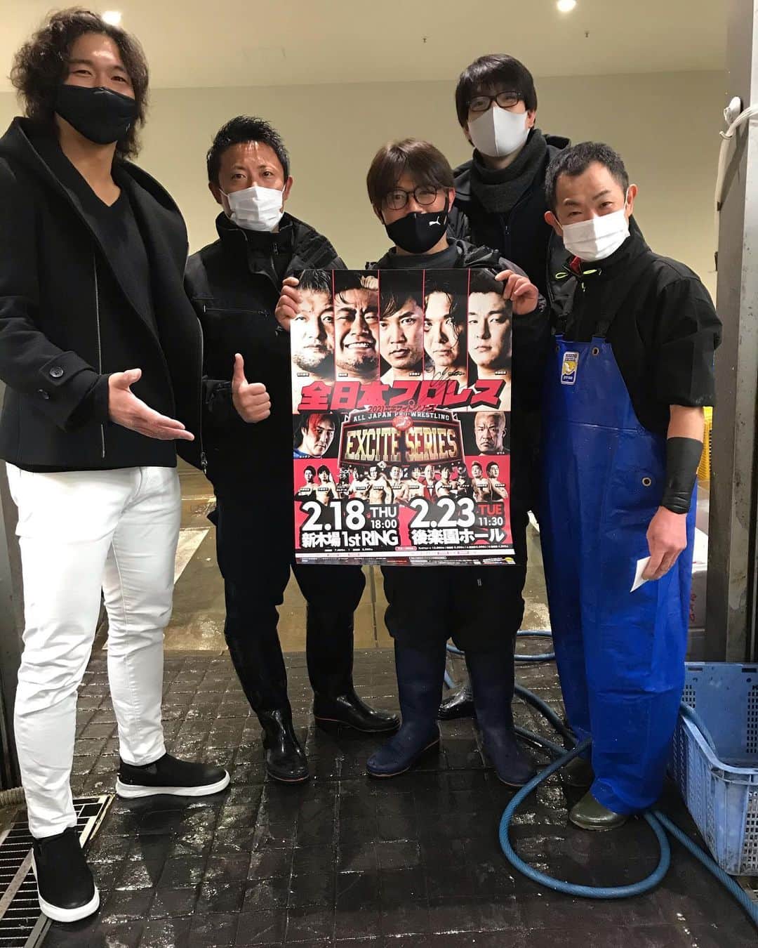 ジェイク・リーのインスタグラム：「いつもお世話になってるあい川のお父さんの紹介で豊洲へ  スピード感が凄いし、パワーもあって皆さん凄いね。  あとどれ見ても全部美味そうなんだよなー  豊洲は新木場から近いし、18日の大会以外でもどこかのタイミングで是非来て欲しいな。  ということで今月18日は新木場大会  23日は後楽園大会  皆さん是非よろしくお願いします。  #ajpw」