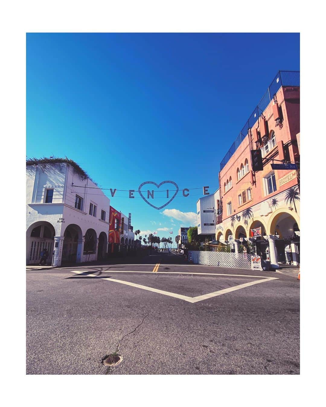 Pete Halvorsenのインスタグラム：「With 💙 From Venice.」