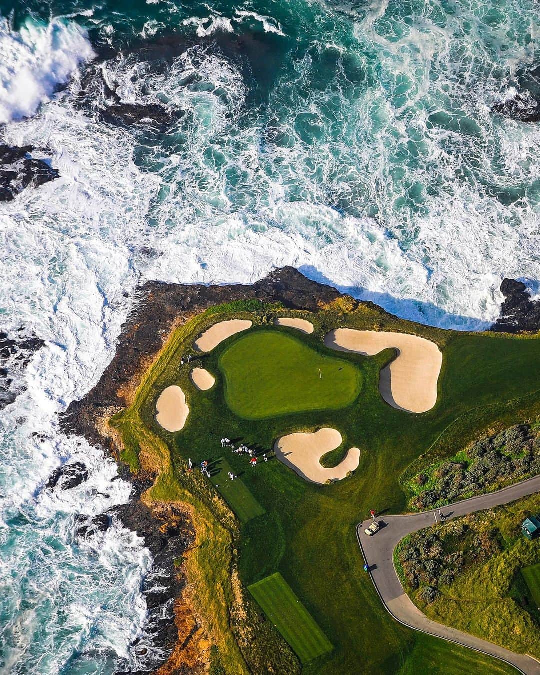 PGA TOURさんのインスタグラム写真 - (PGA TOURInstagram)「The 7th hole at Pebble Beach. Some places you just have to see to believe. 😍」2月13日 11時56分 - pgatour
