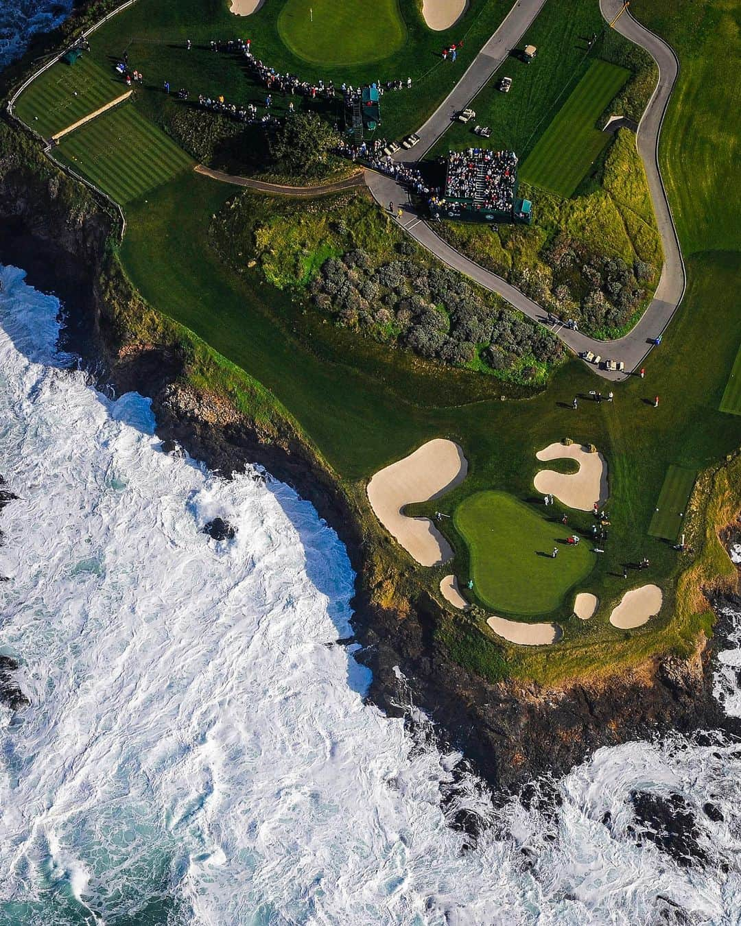 PGA TOURさんのインスタグラム写真 - (PGA TOURInstagram)「The 7th hole at Pebble Beach. Some places you just have to see to believe. 😍」2月13日 11時56分 - pgatour