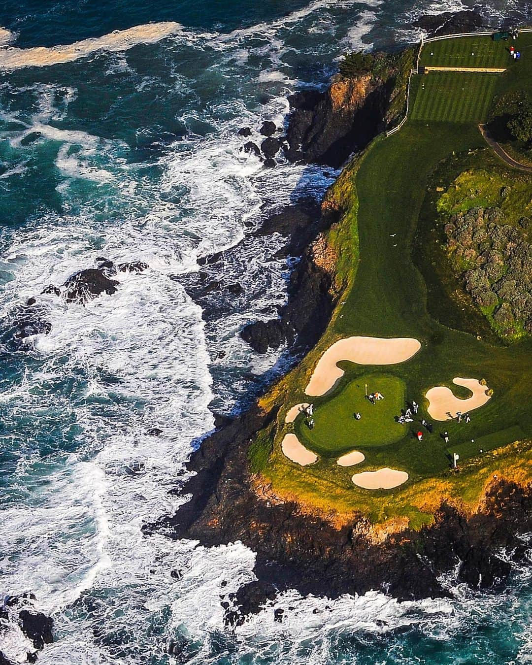 PGA TOURさんのインスタグラム写真 - (PGA TOURInstagram)「The 7th hole at Pebble Beach. Some places you just have to see to believe. 😍」2月13日 11時56分 - pgatour