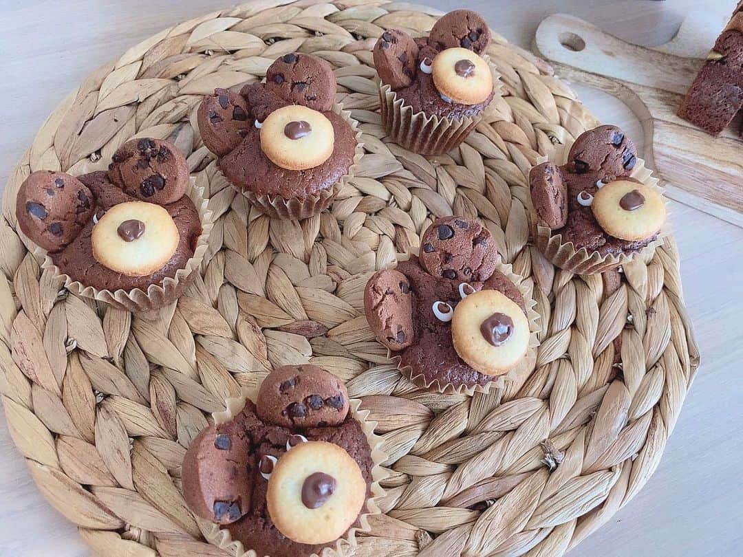 ハミ さんのインスタグラム写真 - (ハミ Instagram)「▽ 🧸🍫❤️  姉と一緒にバレンタインのお菓子作りをしました👯‍♀️  ・マフィン ・ブラウニー ・クッキー  今日は甥っ子と姪っ子にも会えるからクマさんマフィンにした🧸❤️  喜んでもらえます様に•*¨*•.¸¸☆*･ﾟ  #Valentine#chocolate#muffin#cookie」2月13日 12時19分 - hami0519
