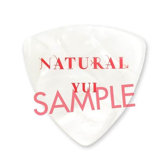 FLOWER FLOWERのインスタグラム：「★★★  デビュー15周を記念した セルフカバーミニアルバム「NATURAL」は2月24日発売です！  CDショップ特典サンプル画像を公開！💁‍♀️ 早めの予約をオススメします。🙇‍♀️  ・1枚目: タワーレコード全店(オンライン含む/一部店舗除く) – ギターピック（タワーレコードver.）  ・2枚目: 楽天ブックス – ギターピック（楽天ブックスver.）  #YUI #yui #FLOWERFLOWER #NATURAL」