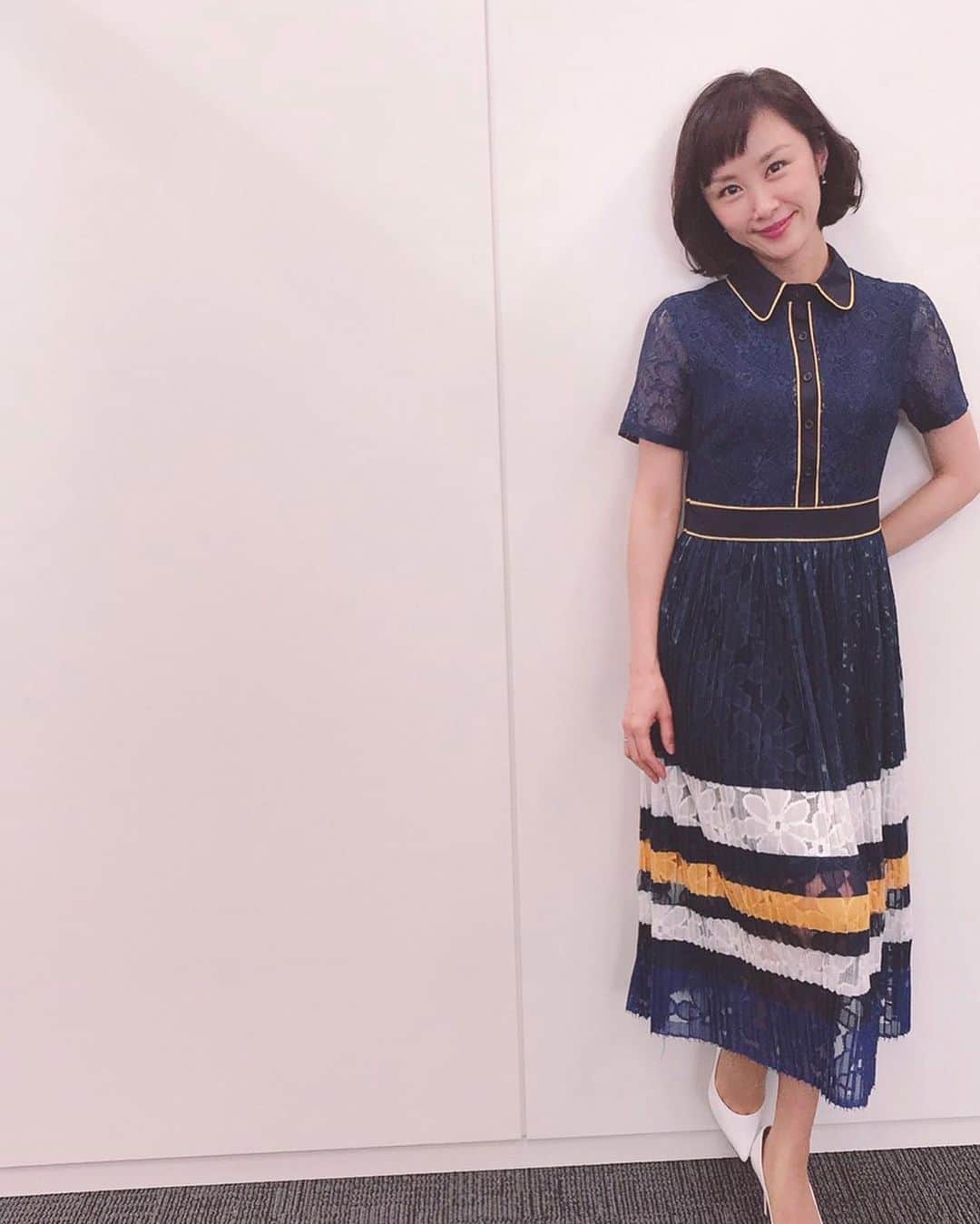 山口もえのインスタグラム：「・  『そこまで言って委員会NP』の議長 辛坊治郎さんが念願の船旅へ 出発されるとのこと⛵️ 夢を実現するために すべての出演番組を卒業し 新たな人生を歩みだす姿は とても潔くかっこよかったです！ といっても・・・ リモートで逢えなかったんだけどね😭笑 モニター越しの辛坊さんも とてもかっこよかったです！！👏 辛坊さんは2月28日放送回まで 出演されるそうです。  2月14日(日) YTV「そこまで言って委員会NP」 13:30〜15:00 是非ご覧ください♡  テレビ局に行ったらね ケンミンショー📺のポスターを発見❣️ 記念に撮っちゃった😊  #TV#そこまで言って委員会np  #辛坊さーん #いってらっしゃい #お帰りを楽しみに待っています✨#⛵️」