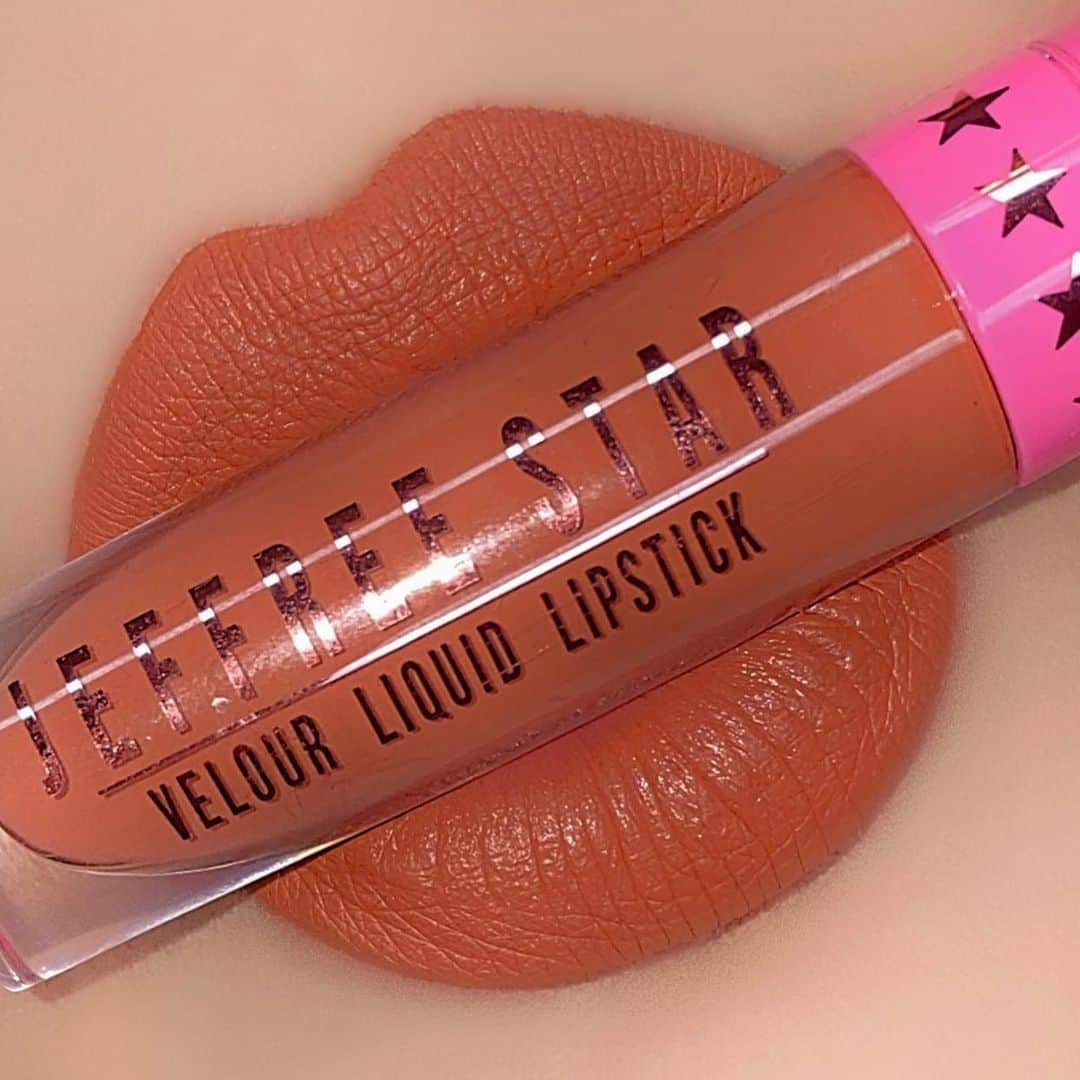 Jeffree Star Cosmeticsさんのインスタグラム写真 - (Jeffree Star CosmeticsInstagram)「Lip Perfection 🔥 @jackie_beauty_blog swatches our #velourliquidlipstick in the shade Libra Lynn 🌟   #jeffreestarcosmetics」2月13日 12時59分 - jeffreestarcosmetics