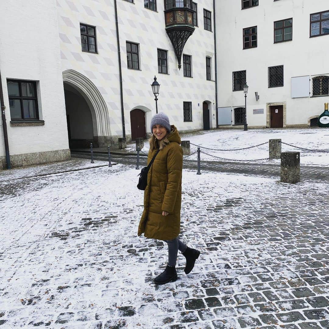 Verena Faisstのインスタグラム：「Happy weekend 👋🏼❄️ #weekendvibes」