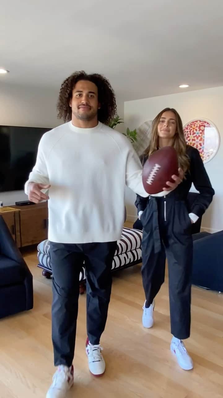 Banana Republic のインスタグラム：「@allycourtnall and @erickendricks54 scoring touchdowns in pieces from our BR Standard line. #ItsBanana #HeWearsBR」