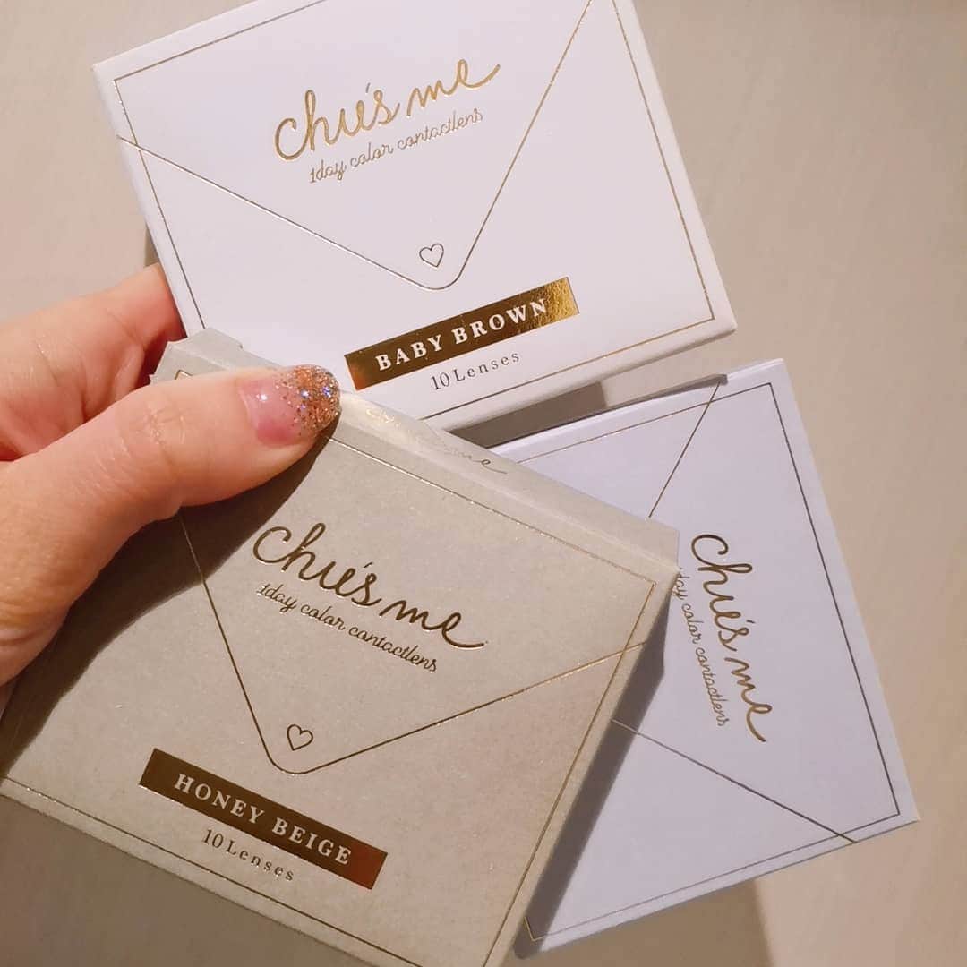 杉山由紀子のインスタグラム：「最近のカラコン事情❤1 * ここ最近いろんなカラコンにまた目覚めてお試し中♫♫♫ * 杉山わりと毎日目の色変わります(笑) * 前まで結構奇抜なカラコンしてましたが今日はこちら♫ * 【chu's me】 * 名前もパッケージもカワイイ♫ 中身も最高でした❤ * *  ゆうこすのデザイン♫ ふんわりする自然な雰囲気のカラコンで気に入った👍❤❤ * * この日はみどりとデート♫ ジョエル・ロブションのありがとう😌❤ * *  #カラコン #ゆうこす #YouTuber #モテ #自然 #ふんわり #アイ #ナチュラル #Natural #盛れる #ナチュラルカラコン #PRではありません #リアルな感想 #chusme #バレンタイン #ジョエルロブション #dinner #ヒカリエ #渋谷 #タコス」