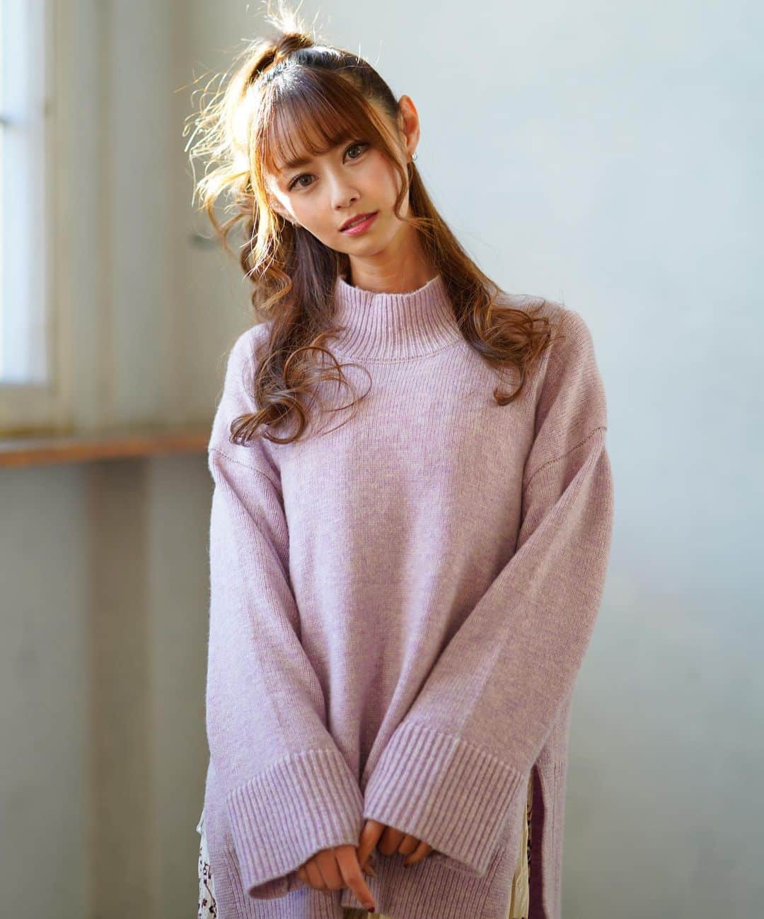 小川舞のインスタグラム：「*⋆⸜ ᵍ ᵒ ᵒ ᵈ  ᵐ ᵒ ʳ ᐢ ⁱ ᐢ ᵍ ¨̮⸝⋆*﻿ ------------------------------﻿ おはよ☀️﻿ ------------------------------﻿ ﻿ #supergt #JLOC #ランボルギーニ #88号車 #レースクイーン #racequeen #モデル #model #ポートレート #portrait #フォロワー募集中  #japanese #japan #japanesegirl #followme  #ロングヘアー #お洒落さんと繋がりたい #winter #セルフィ#ゆるふわ #instafashion #ootd #dress #tokyo #撮影会」