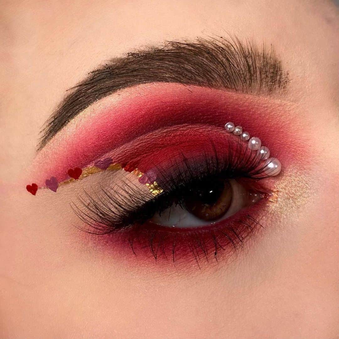 NYX Cosmeticsさんのインスタグラム写真 - (NYX CosmeticsInstagram)「We have heart eyes for this look 😍 @michelles.artistry wears our Can't Stop Won't Stop Foundation in 'Porcelain' as a base for this romantic #EOTD 💕 • #nyxcosmetics #nyxprofessionalmakeup #crueltyfreebeauty」2月13日 5時29分 - nyxcosmetics