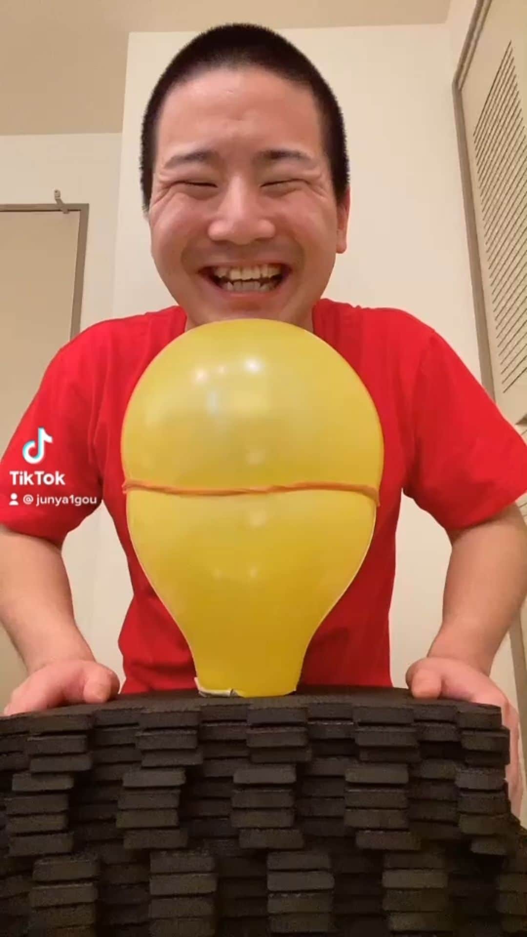 じゅんやのインスタグラム：「BALOON CHALLENGE 風船チャレンジ」