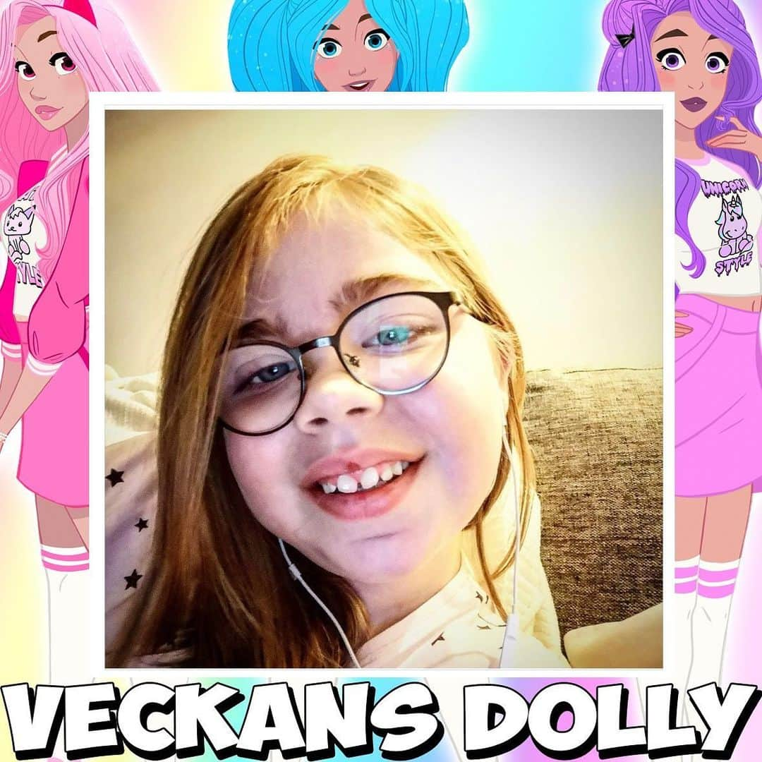 ドリー・スタイルさんのインスタグラム写真 - (ドリー・スタイルInstagram)「Veckans Dolly är: @blomsterkrans9 Stort grattis! 😍🎉 Vill du också bli veckans Dolly? Lägg ut en bild på dig själv och tagga #dollycolorfriday, ni kan uppdatera hela veckan. Vi kollar igenom alla bilder, varje vecka. PUSS & lycka till! 💗💙💜 Man behöver inte ha peruk eller Dolly Style kläder för att vara med •  [ Do you want to be the next ”Dolly of the week”? Just post a picture of you and hashtagg #dollycolorfriday, good luck! ] 💗💙💜 #dollystyle #weloveyou」2月13日 5時38分 - dollystyle