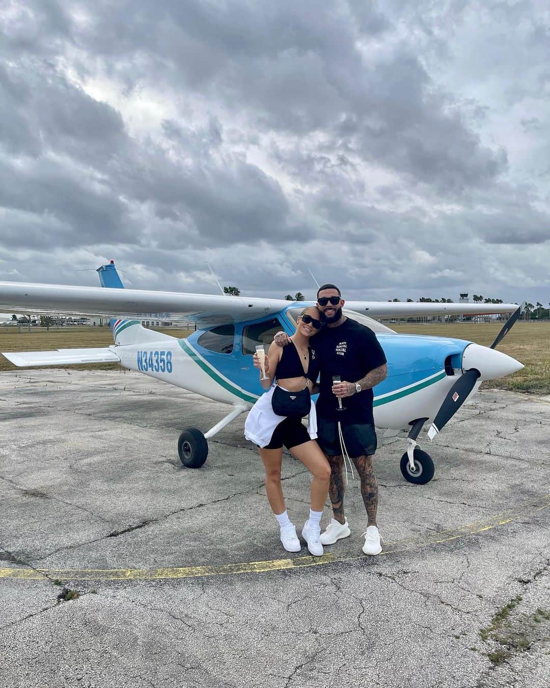 ジャスミン・サンダースのインスタグラム：「Photo Dump : Adventures with you are always the best! Thanks for such a cute afternoon! I love how spontaneous you are! I loved being able to see Miami in a different way. This was such a fun afternoon, filled with endless laughs, smiles, and silly dancing! Thank you for allowing me a space to be me, to grow, to learn, to love, and to enjoy life! I love you Papa Bear ❤️🐻✈️」