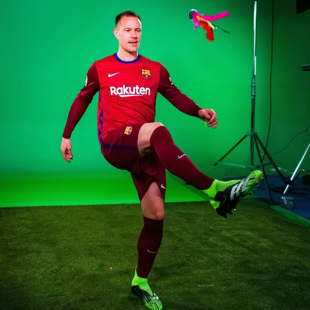 FCバルセロナさんのインスタグラム写真 - (FCバルセロナInstagram)「📲 #shotonOPPO: The making of the Chinese New Year video 🎉😁 @oppo」2月13日 6時01分 - fcbarcelona