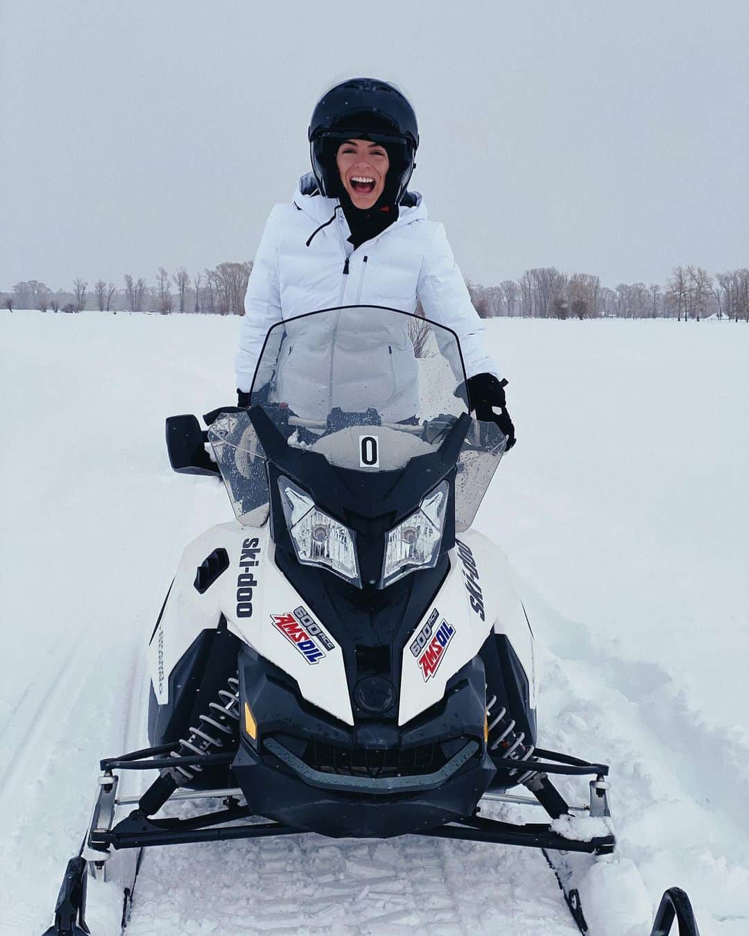 Ana Brenda Contrerasのインスタグラム：「Que seas tan feliz que no sabes si vives o sueñas // I hope you are so happy that you don’t know if you are living or dreaming ❄️👻」