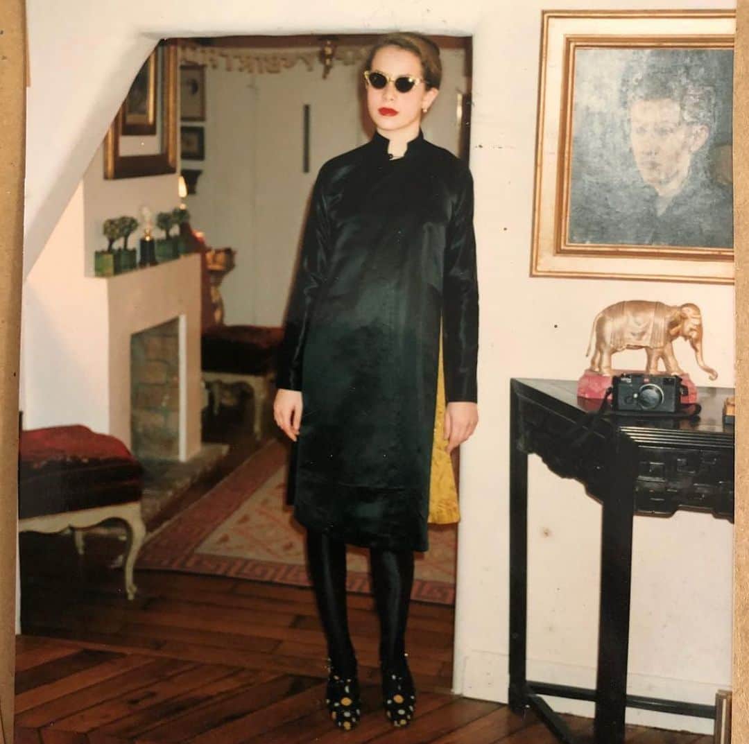 オランピアルタンのインスタグラム：「Chúc Mừng Năm Mới 🇻🇳 🎊🇻🇳 16 in my grandfathers ao dai. Still have it ❤️ #happytet #fbf」