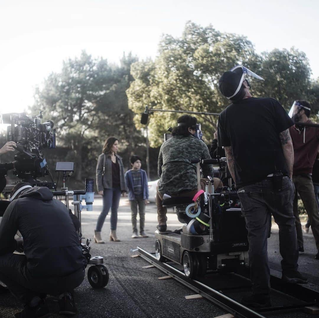 アナ・オルティスさんのインスタグラム写真 - (アナ・オルティスInstagram)「...it’s easy when you have a great scene partner 🥰 @mateo.fernandez.o #btsLoveVictor photo by the great @jensler43」2月13日 6時56分 - therealanaortiz