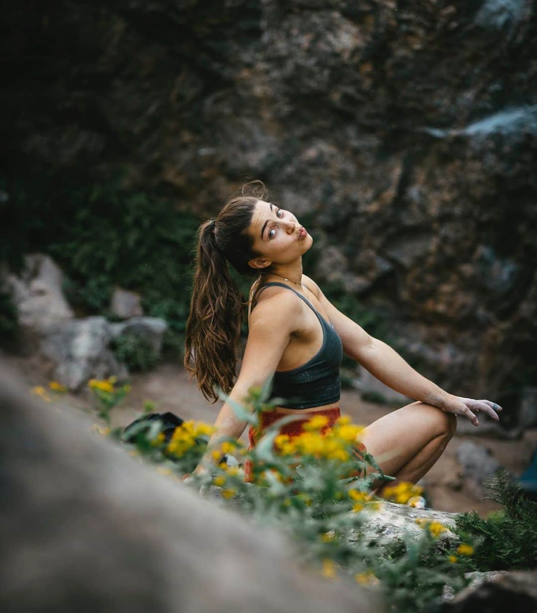 ブルック・ラバウトゥーさんのインスタグラム写真 - (ブルック・ラバウトゥーInstagram)「Oh hey😚 • Missing the amazing summer days spent in the park with great company🏔 • 📸: @jess_talley @jonglassberg @louderthan11」2月13日 7時22分 - brookeraboutou