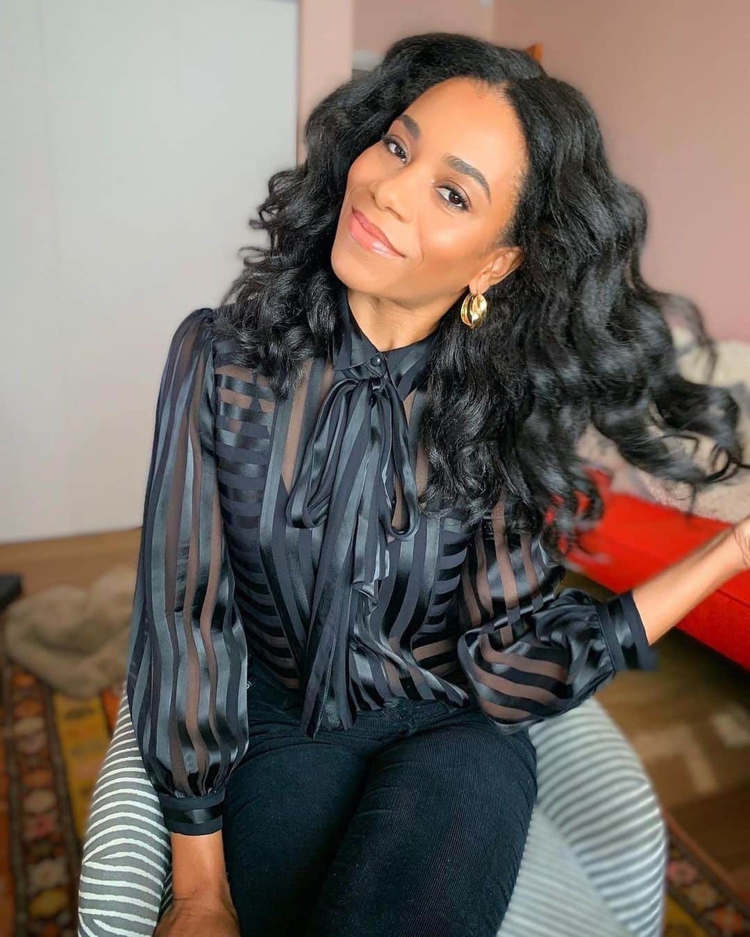Kelly McCrearyのインスタグラム：「A fresh press for some fresh press. ✨Glammed up by @marjthestylist and @autumnmoultriebeauty 💋💋」