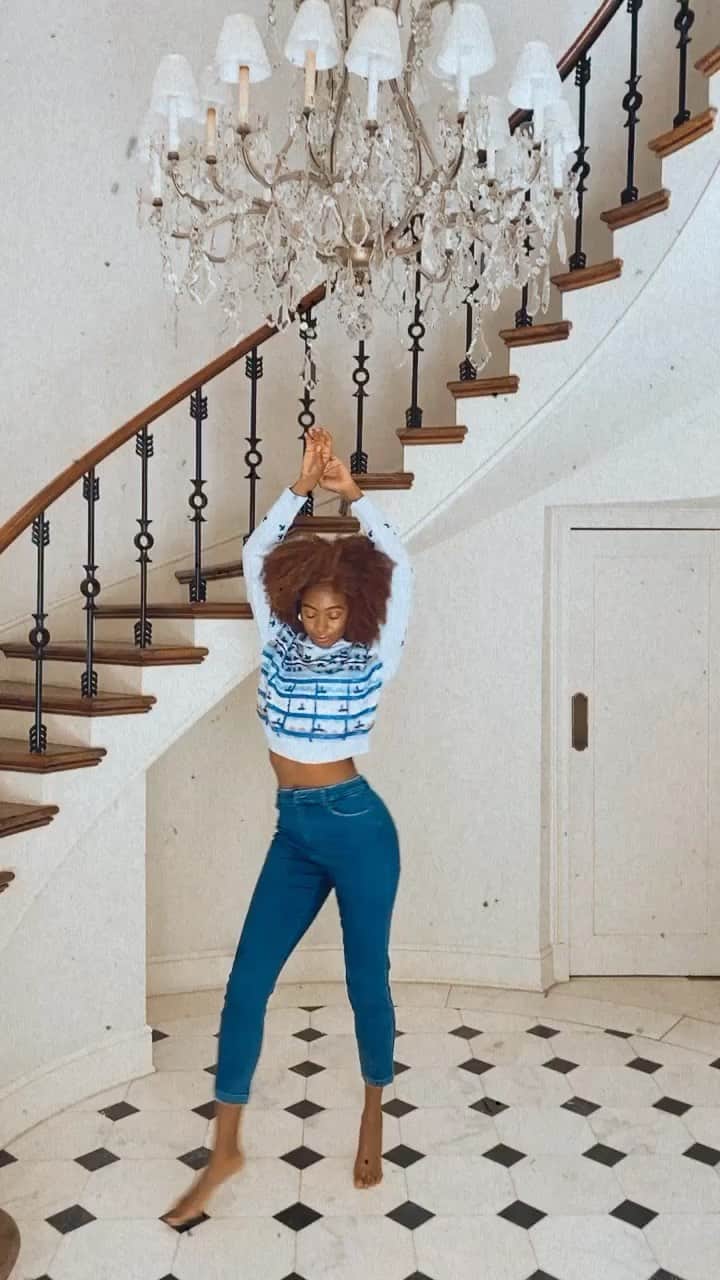 ダニジョーのインスタグラム：「Friday feels🕺🏻✨🌈💕 On set shooting new Dannijo, coming SOON 👀⠀ ⠀ Song: “Dancing Queen” by ABBA⠀」