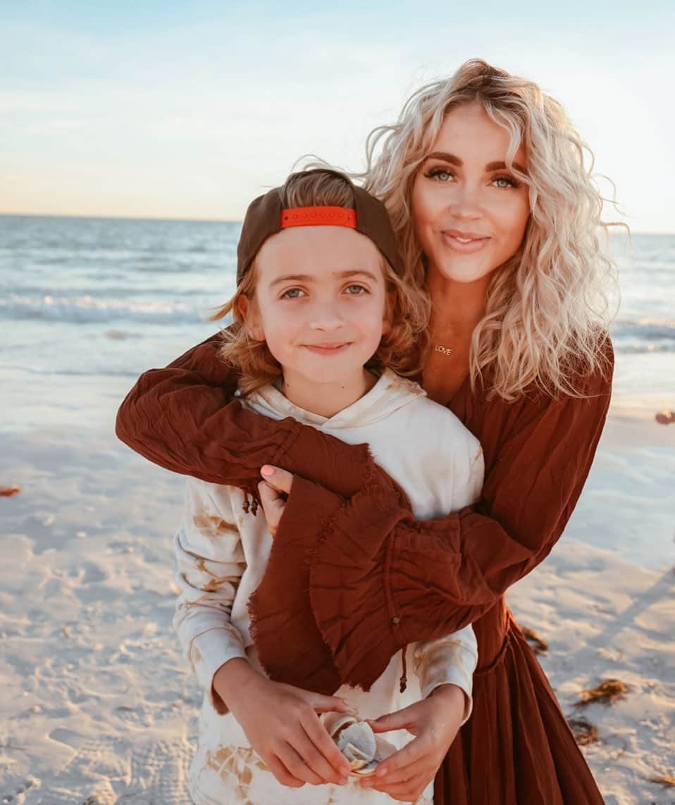 Cara Van Brocklinのインスタグラム：「My first baby and my mini 🤍!」