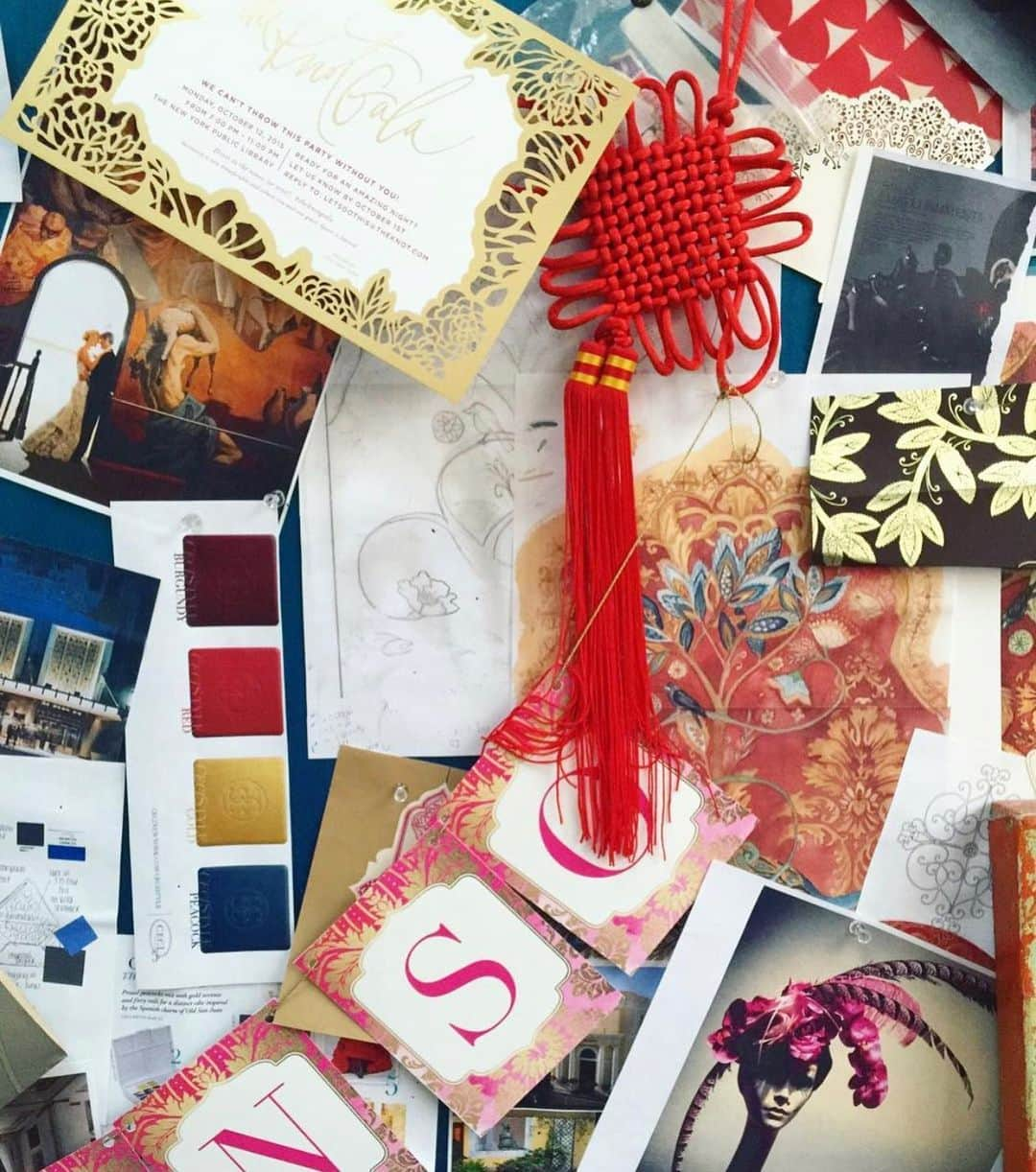 Ceci Johnsonさんのインスタグラム写真 - (Ceci JohnsonInstagram)「Funny story about this red tassel hanging on my inspiration wall. When we were designing The Opera Ball invitation I shared with you in our last post, the client insisted on us sourcing this very specific Chinese "lucky knot" red tassel that had to be in the perfect shade of red and size of course. We researched and hunted for it everywhere and couldn't find an acceptable solution anywhere. So we headed to China Town in NYC yet little did we know it was the day of the big Chinese New Year parade. We fought through the crowded streets and the giant parading dragons and drums to get this tassel. But the funniest part was that when we finally got there, this tassel was ginormous and wouldn't even work for the project. (The picture online was a little misleading - ha!) However, I leave this hanging on my wall as a reminder of the great lengths we will go to in order to get the job done. To me, it symbolizes that #TeamCeci will never give up and we will always go the extra mile to exceed our clients expectations. Fighting dragons and all! 😘🎊XCeci #happychinesenewyear #lunarnewyear #yearoftheox #luckyknot #thethingswedo #yousayjumpwesayhowhigh #perfectionist #customercare #mustbeperfect #designers #detailsmatter #behindthescenes #bts #cecinewyorkstories #cecinewyork #beautifyyourworld」2月13日 8時03分 - cecinewyork