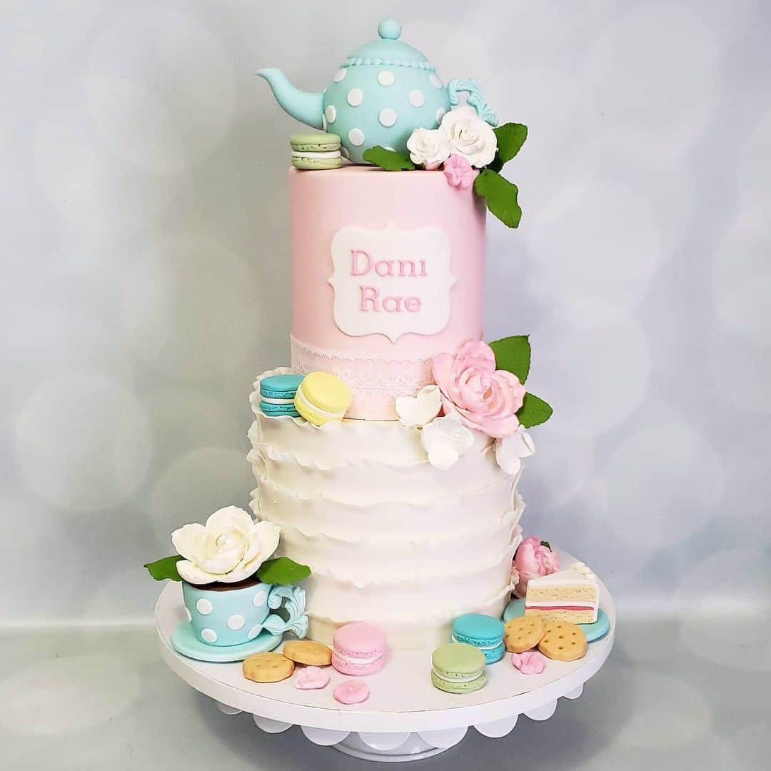 Honey Bee Cakesのインスタグラム：「Tea Party Cake」