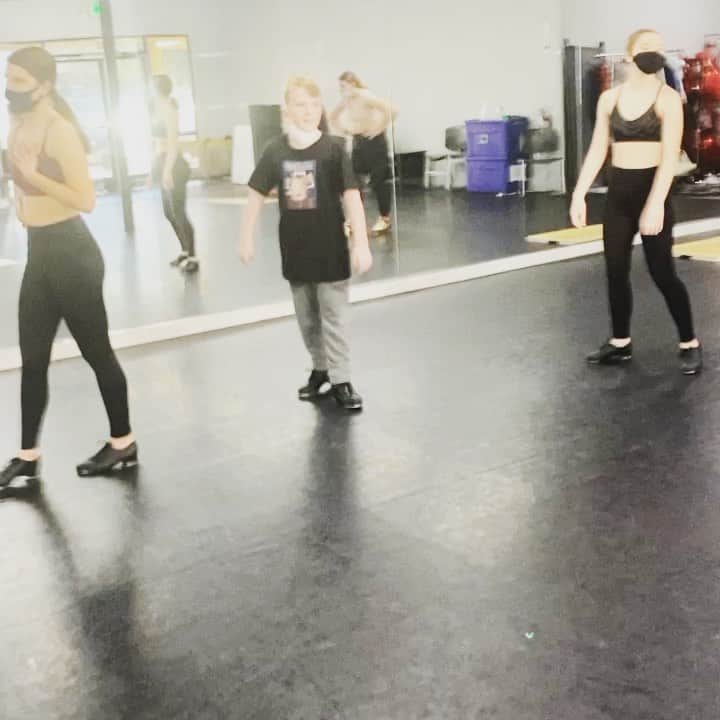 ディーン・ノリスのインスタグラム：「The aftermath. Tired kids  @norris_pac @muchminer」