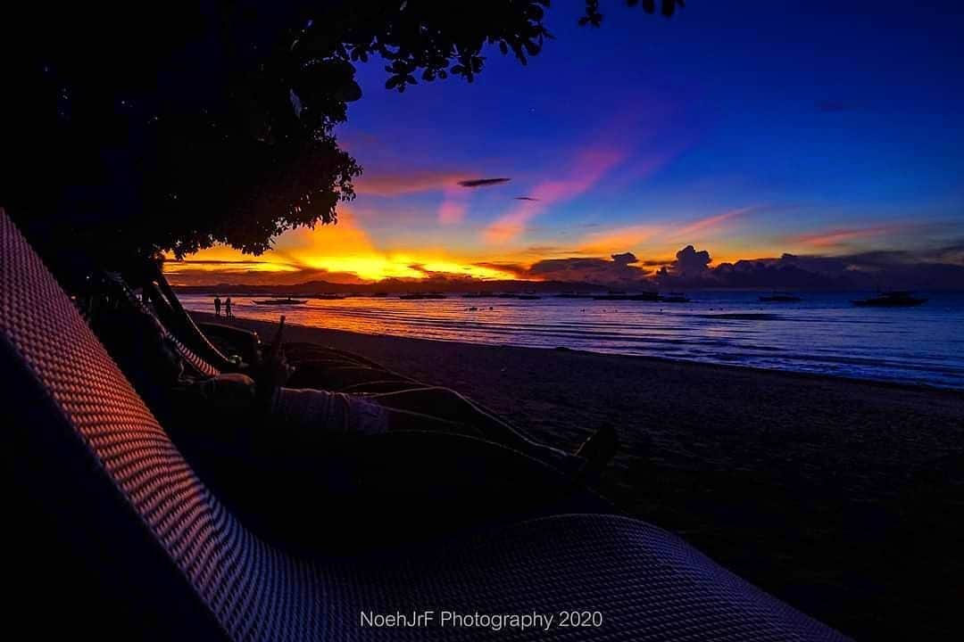 Ricoh Imagingのインスタグラム：「Posted @withregram • @itsmedocnoeh_jr A glorious morning from the Philippines. . . Have you chase a sunrise lately? . . #byahenidokie #pentaxian #pentaxk5II #ricohimaging #ricohpentax  . . #itsmorefuninthephilippines #woogoph #philippinesgram #pinaswonders #wanderlust  . . #sunrise #sunrisephotography #sunriselover #sunrise_sunsets_aroundworld #sunrisephotography📷  . . #travel #travelgram #travelstagram #traversephilippines #traveltheworld  . . #instagood #instadaily #instatravel #bestoftheday #nature . . #potd #photooftheday #landscape #naturegram #beach . . @woogoph @vscophilippines_ @pentax.jp @ricohpentax」