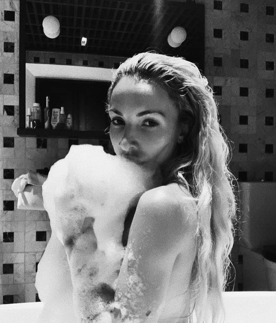 ターラのインスタグラム：「🐟💧」