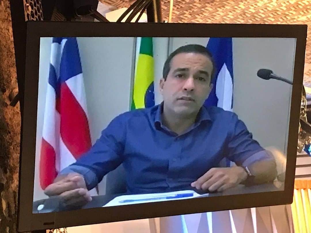 SBT Onlineのインスタグラム：「Domingo é dia de #PoderEmFoco. O entrevistado da semana é o prefeito de Salvador, Bruno Reis. É logo após o @PgmSilvioSantos, não perca!」