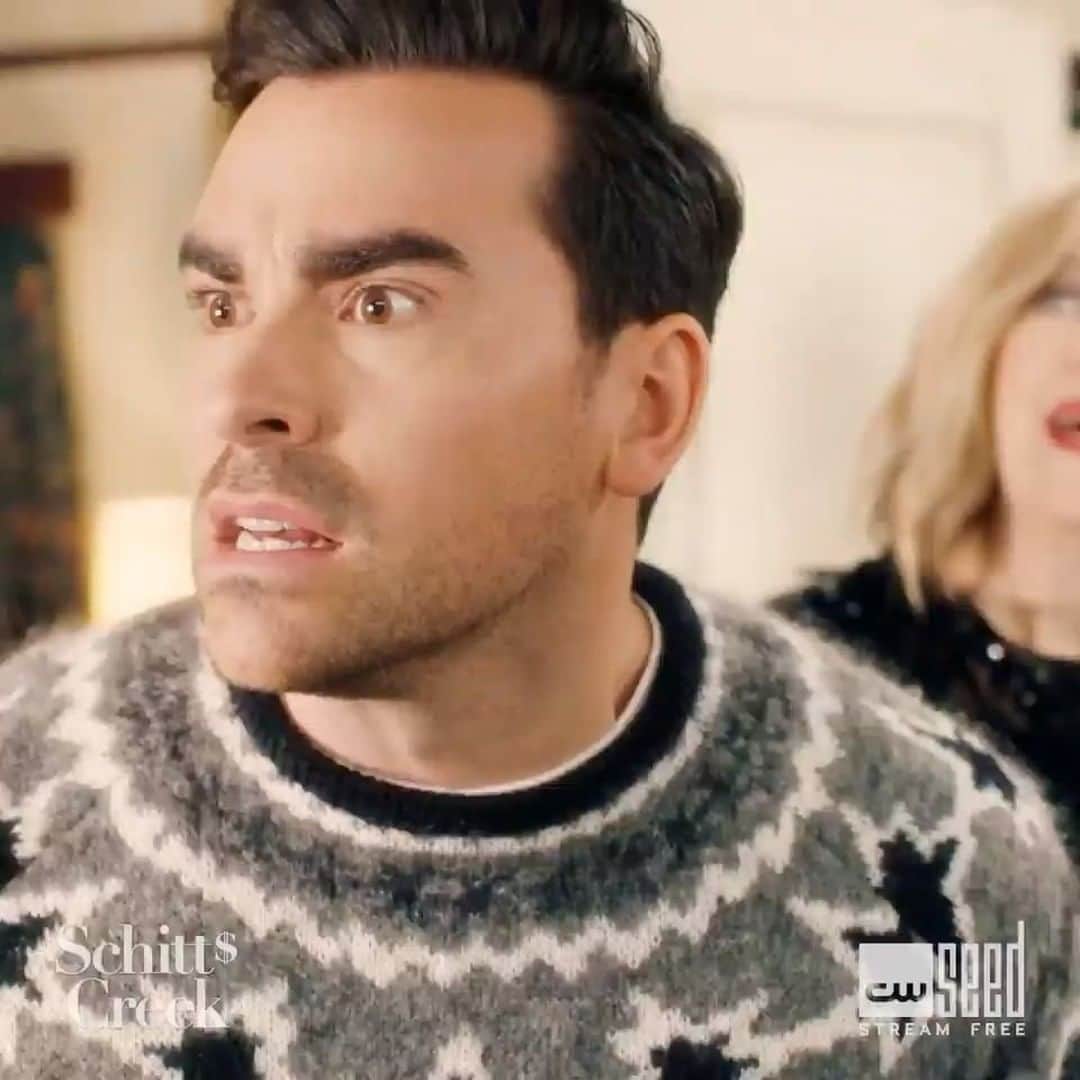 The CWのインスタグラム：「Meet the Roses. Stream #SchittsCreek free on @cwseed!」