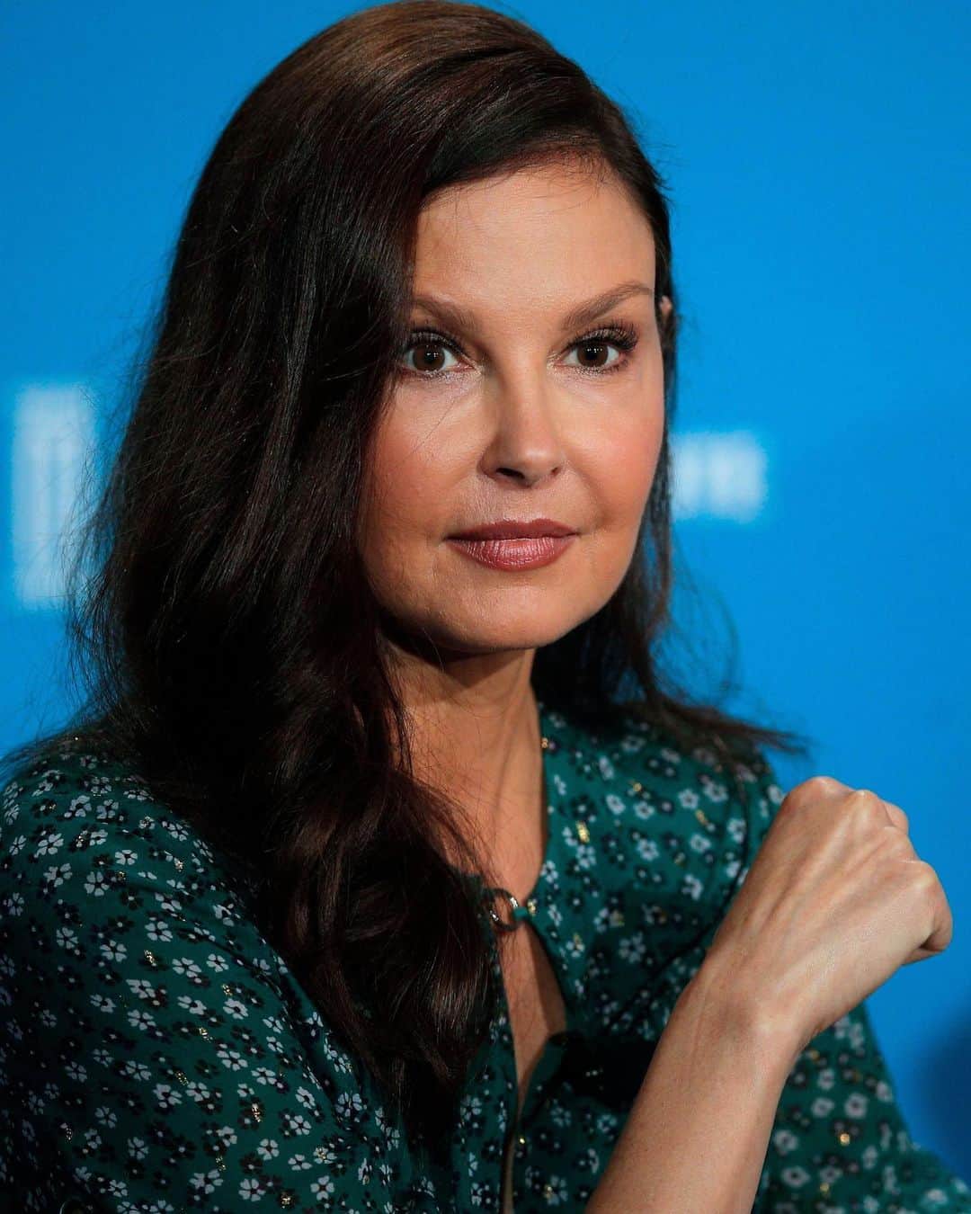 E! Onlineさんのインスタグラム写真 - (E! OnlineInstagram)「Ashley Judd revealed she is recovering in an ICU trauma unit after severely injuring her leg during an excursion. She describes the harrowing experience in our bio. (📷: Shutterstock)」2月13日 9時15分 - enews