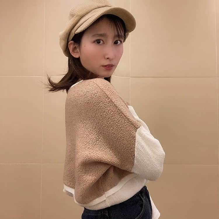 砂川陽香さんのインスタグラム写真 - (砂川陽香Instagram)「ㅤㅤㅤㅤㅤㅤㅤㅤㅤㅤㅤㅤㅤ ㅤㅤㅤㅤㅤㅤㅤㅤㅤㅤㅤㅤㅤ (( swipeしてね〜 )) ㅤㅤㅤㅤㅤㅤㅤㅤㅤㅤㅤㅤㅤ (@uniqlo_jp )の#ワイドフィットカーブジーンズ を使ったコーデ…👖 ㅤㅤㅤㅤㅤㅤㅤㅤㅤㅤㅤㅤㅤ トップス次第でオールジャンルいけるから かなり使いやすい子…🙋🏻‍♀️🤍 ㅤㅤㅤㅤㅤㅤㅤㅤㅤㅤㅤㅤㅤ  #かっつんこーで#ootd#今日のコーデ #カジュアルコーデ #全身コーデ #デニムコーデ#ユニクロコーデ #ユニクロ購入品 #キャスケット#コーデュロイ#淡色コーデ #淡色女子 #ママコーデ#女の子ママ#姉妹ママ#二児ママ#ママファッション#シンプルコーデ #155cmコーデ」2月13日 9時40分 - hirokattsunnnn