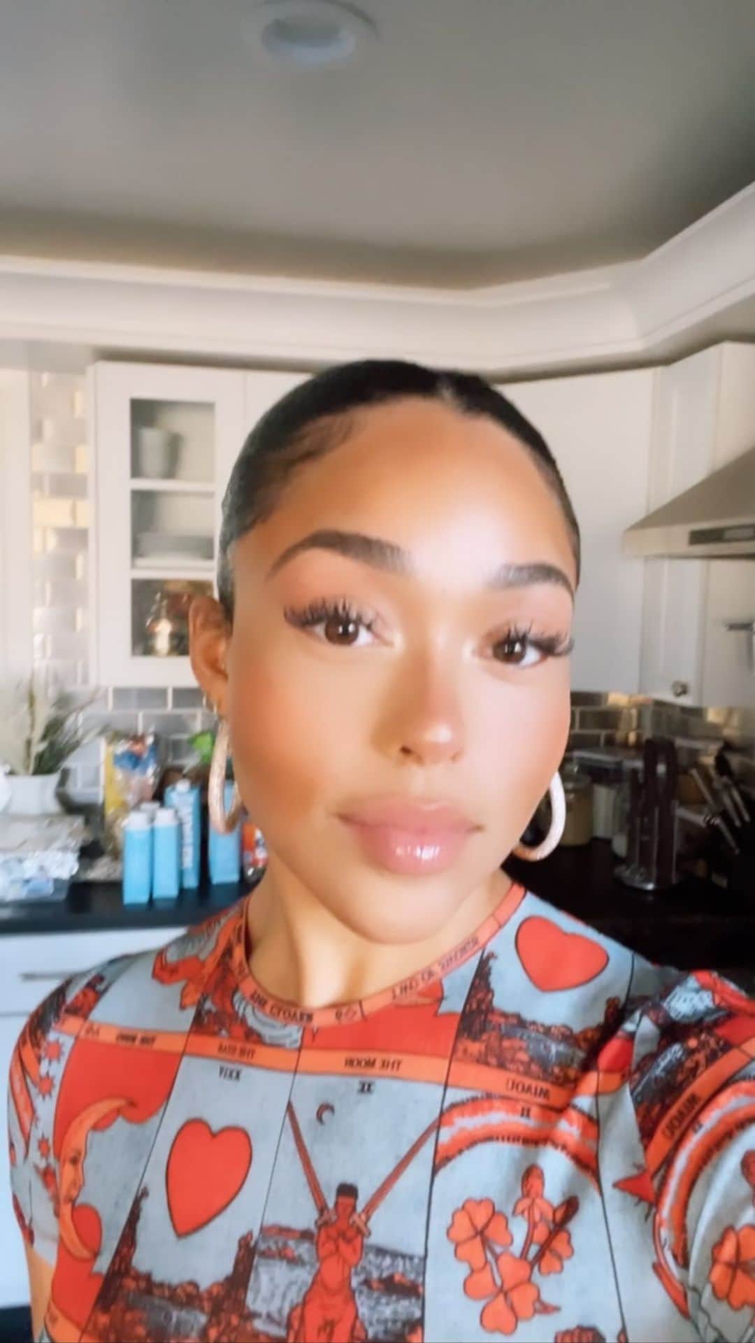 ジョーディン・ウッズのインスタグラム：「for the girls💋 I love making charcuterie boards 😍」