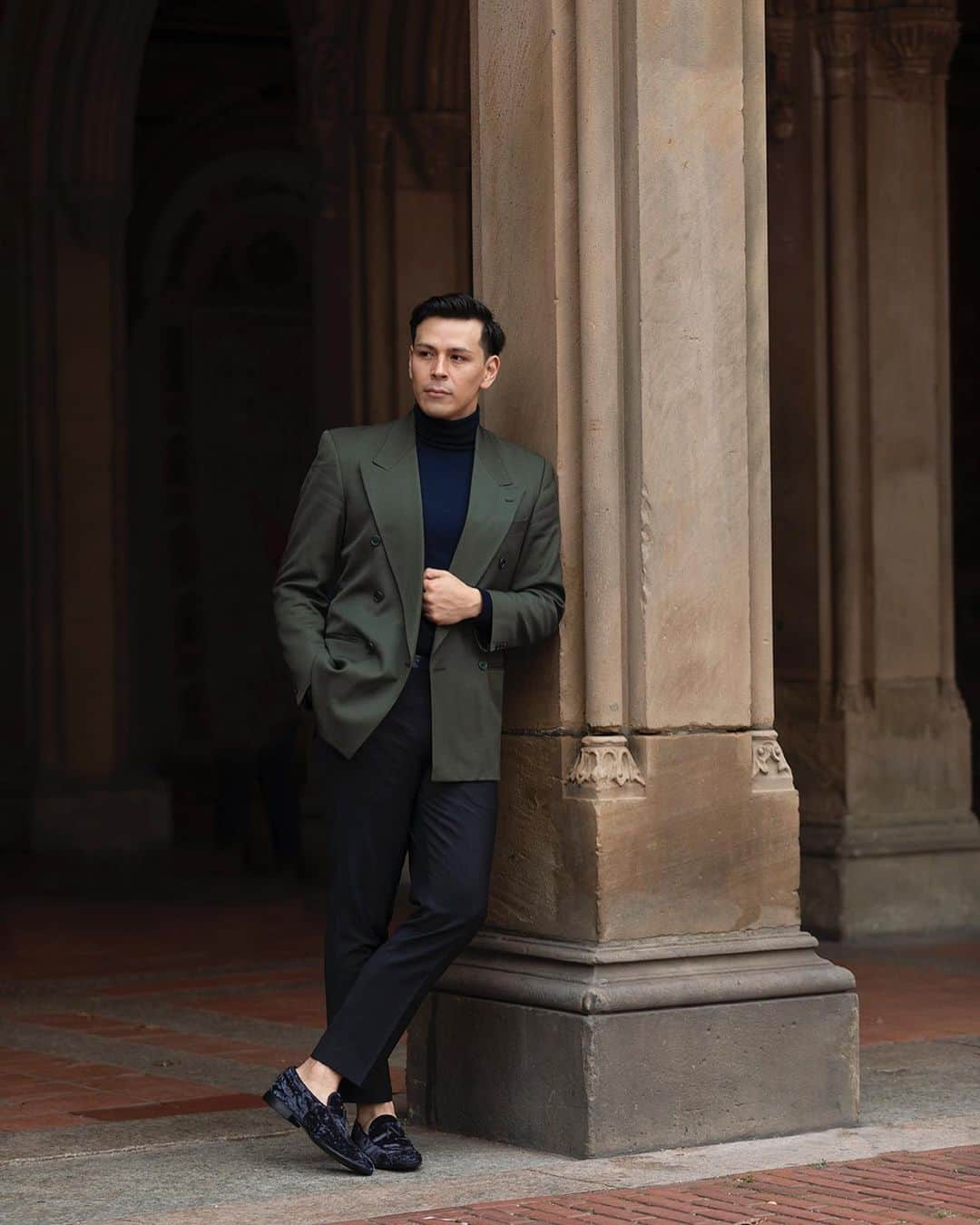 ケネスコールのインスタグラム：「A Valentine's Day look for every mood. What's yours?  #kennethcole #valentinesday #fashionblogger #menswear #mensstyle」